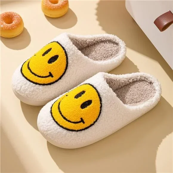 NEW Smile Face Slippers for Women – Retro Happy Face Plush Slippers, Soft & - Picture 5 of 7